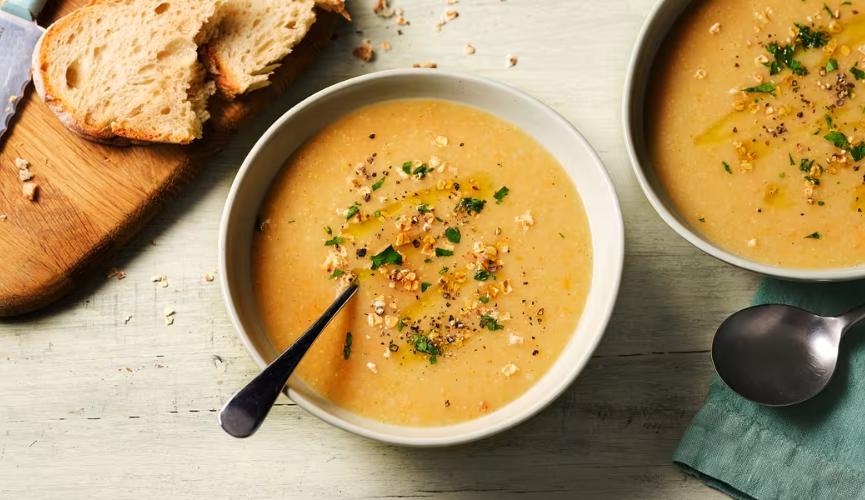 Neeps & tatties soup with toasted oats
