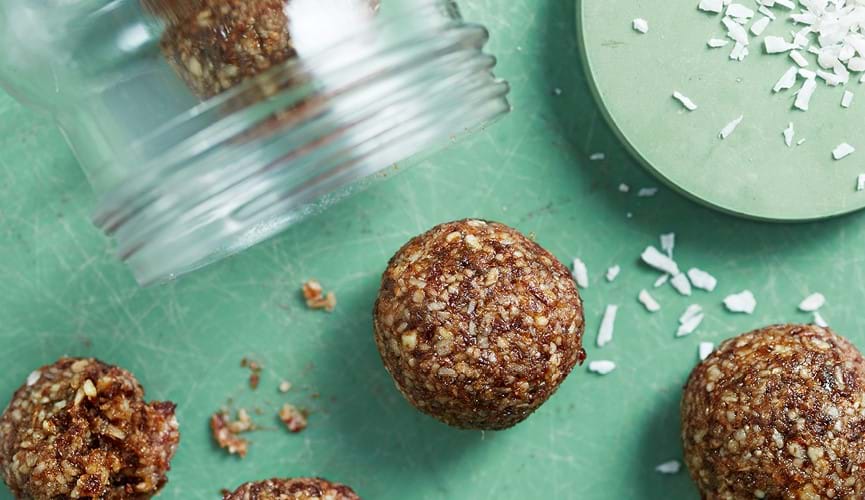 Almond and coconut balls