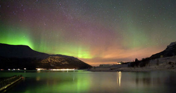 NORWAY'S NORTHERN LIGHTS AND HUSKIES ADVENTURE