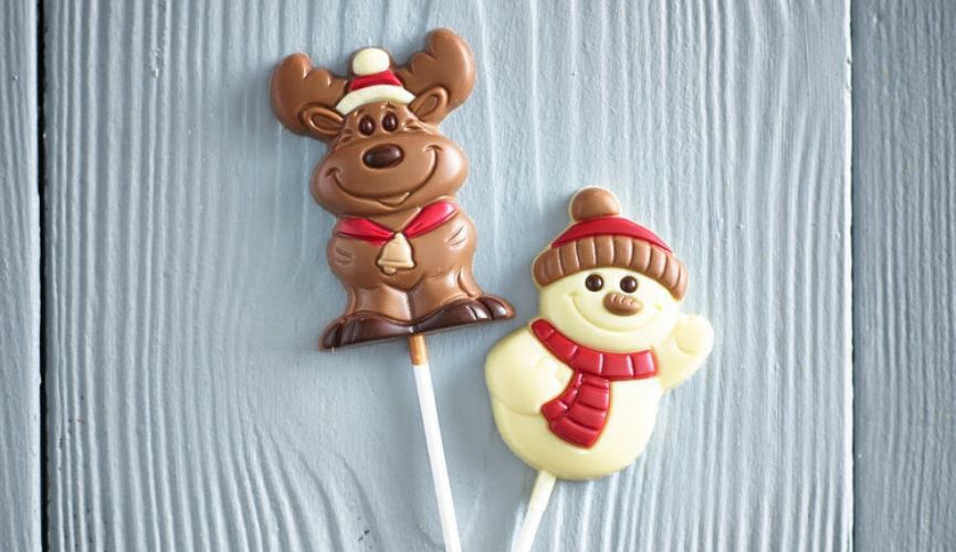 White and chocolate lollies each
