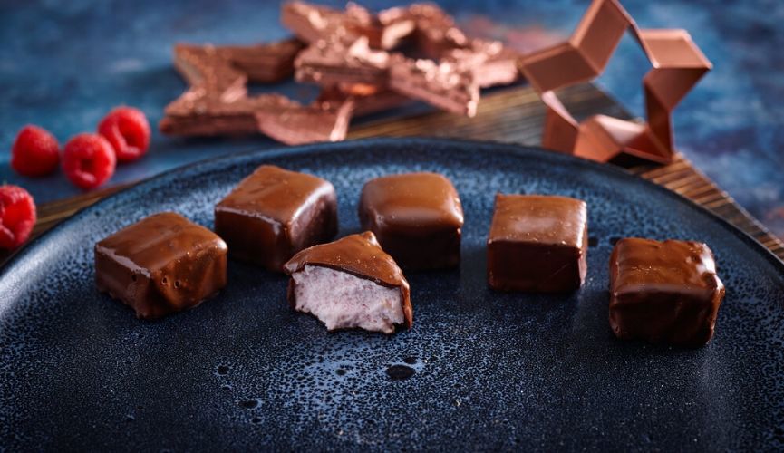 Irresistible raspberry & dark chocolate marshmallows
