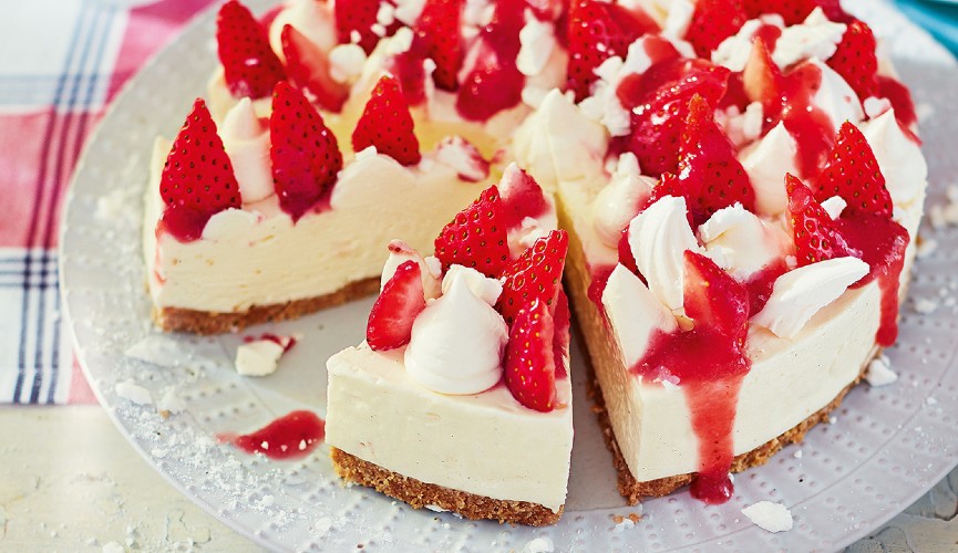 Eton mess cheesecake