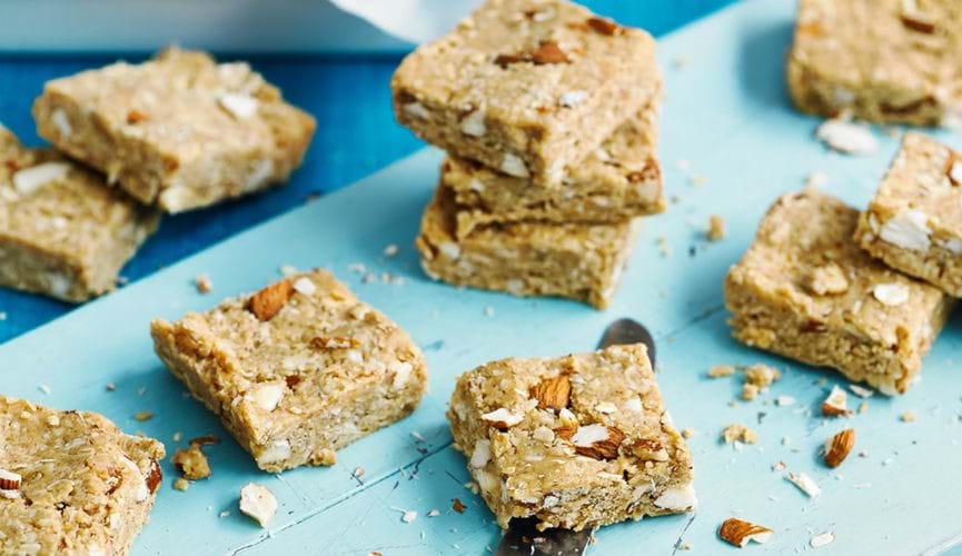 Nut and oat bites