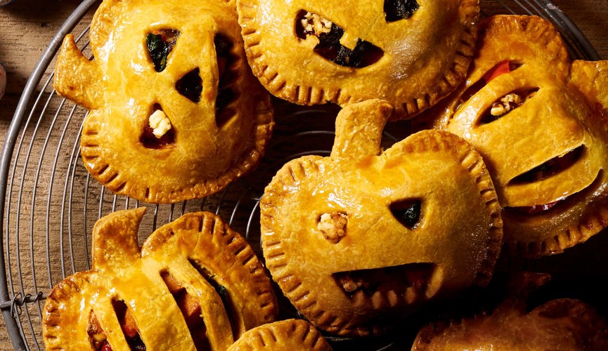 Jack o' lantern empanadas