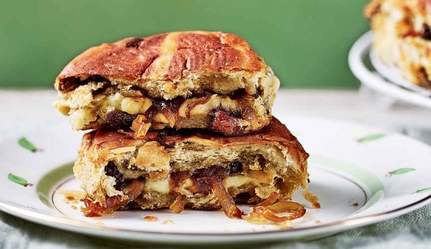 Hot cross bun toastie