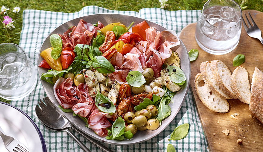 Antipasti picnic salad
