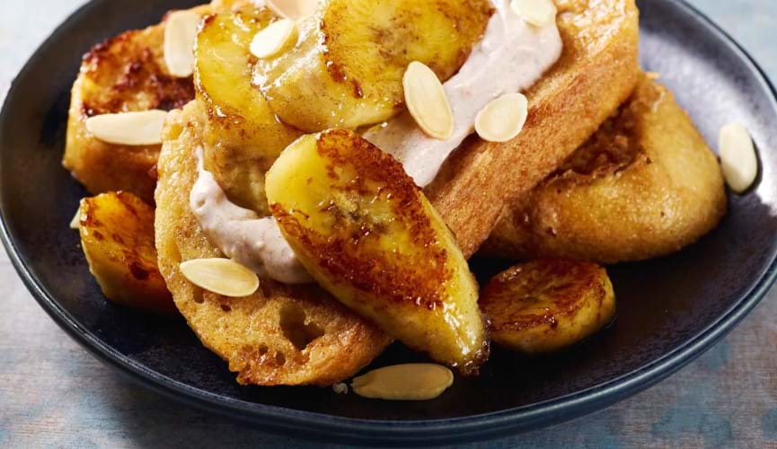 Cinnamon French toast with ricotta and bananas