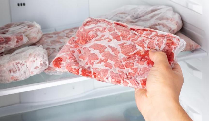 To defrost meat and poultry in the fridge