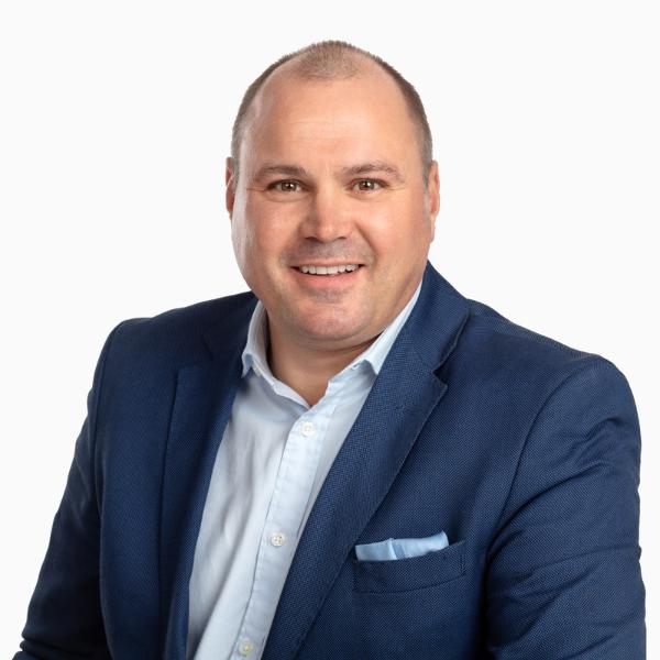 Simon Matthews